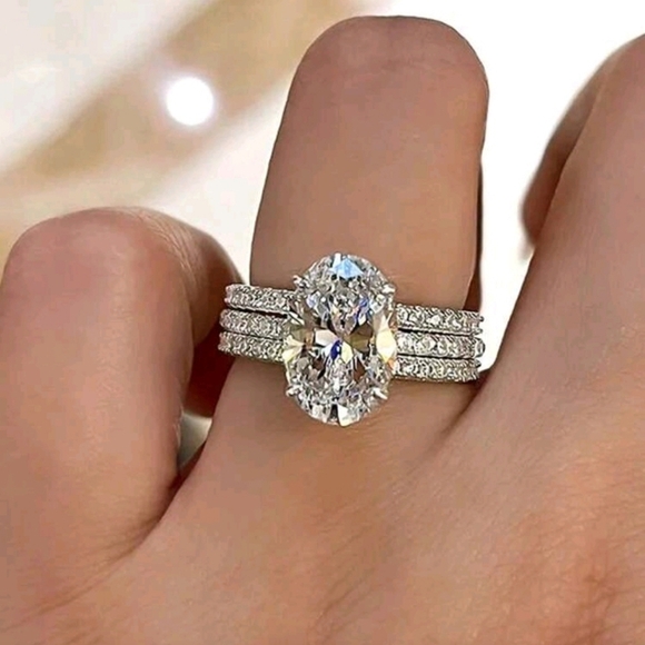 Silver 3pcs Oval Cut Cubic Zirconia ring size 8 - Picture 4 of 4